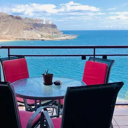 Su Eminencia - Sea View With Modern Comforts