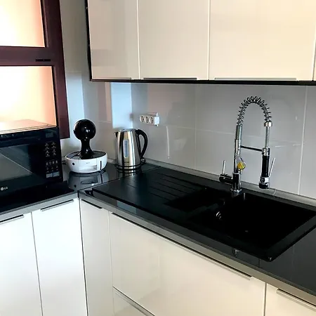 Su Eminencia - Sea View With Modern Comforts *