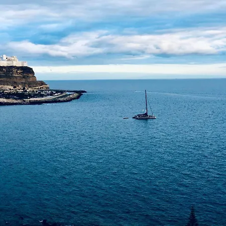 Su Eminencia - Sea View With Modern Comforts *