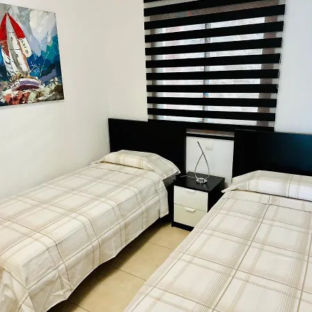 Su Eminencia - Sea View With Modern Comforts *