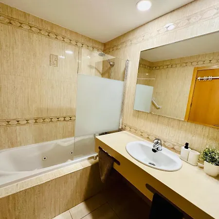 Su Eminencia - Sea View With Modern Comforts *