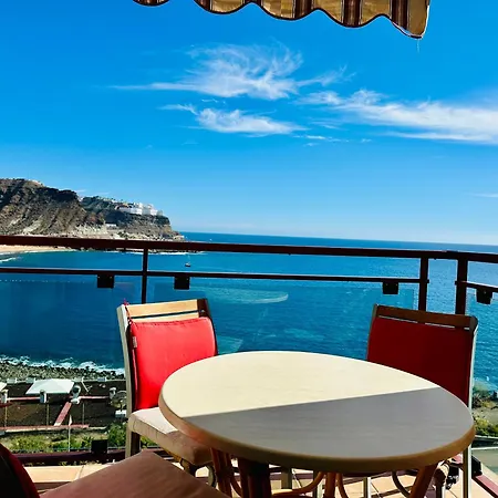 Su Eminencia - Sea View With Modern Comforts