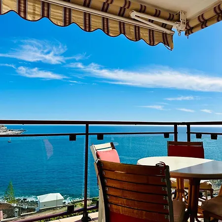 Su Eminencia - Sea View With Modern Comforts *