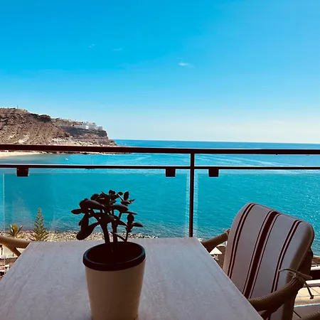 Su Eminencia - Sea View With Modern Comforts