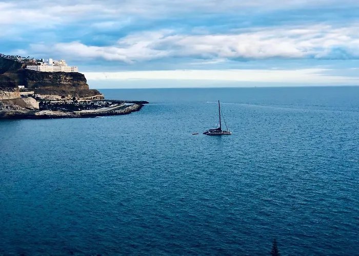 Su Eminencia - Sea View With Modern Comforts *