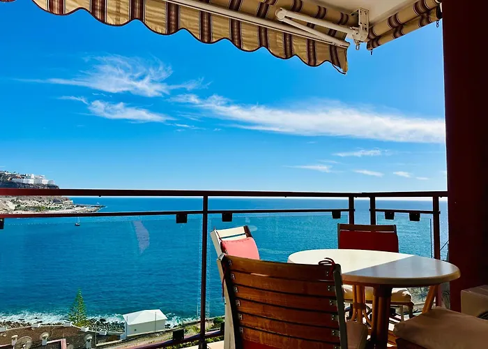 Su Eminencia - Sea View With Modern Comforts *