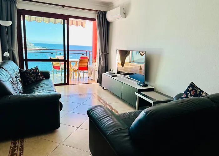 Su Eminencia - Sea View With Modern Comforts *
