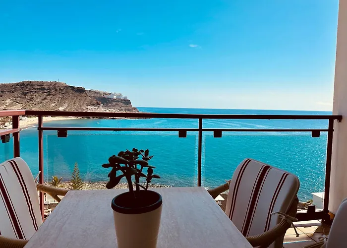 Su Eminencia - Sea View With Modern Comforts