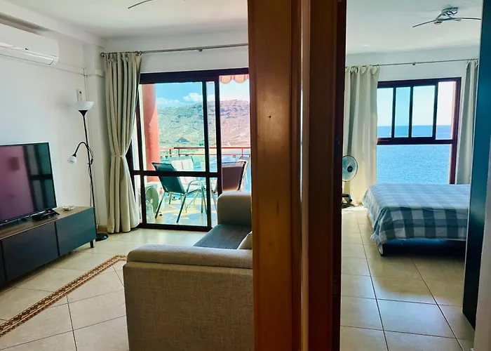 Su Eminencia - Sea View With Modern Comforts 아파트