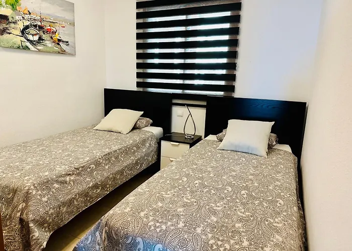 Su Eminencia - Sea View With Modern Comforts *