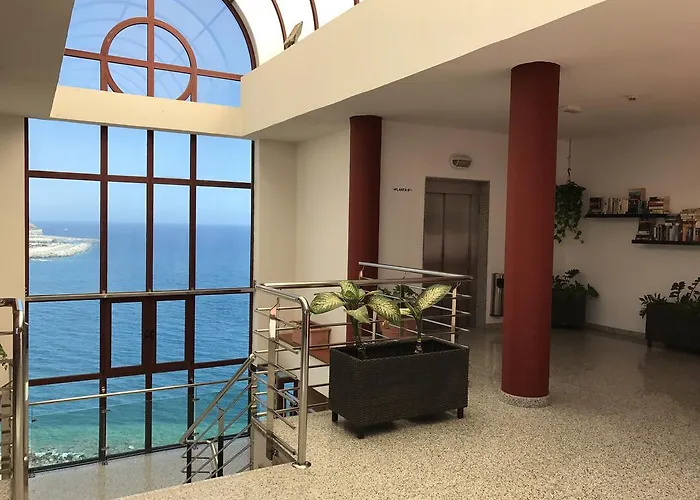 Su Eminencia - Sea View With Modern Comforts 아파트
